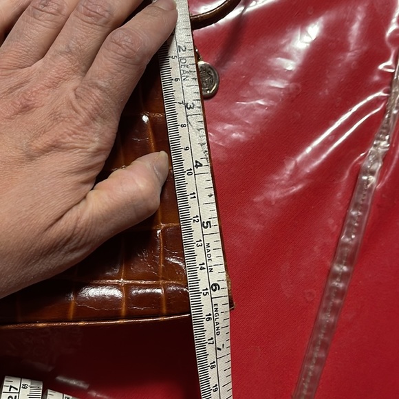 Liz Claiborne woman’s genuine leather brown crossbody bag - Picture 7 of 8